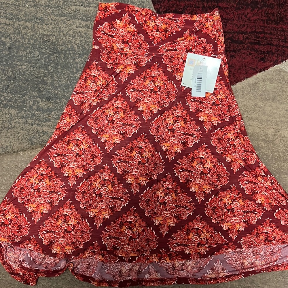 New with Tags Lularoe skirt